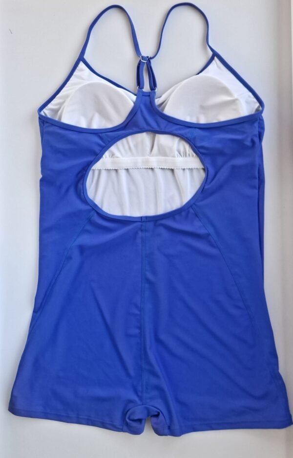 910ffd86-8b3f-4190-bd47-cea08186fe4e Traje de baño completo