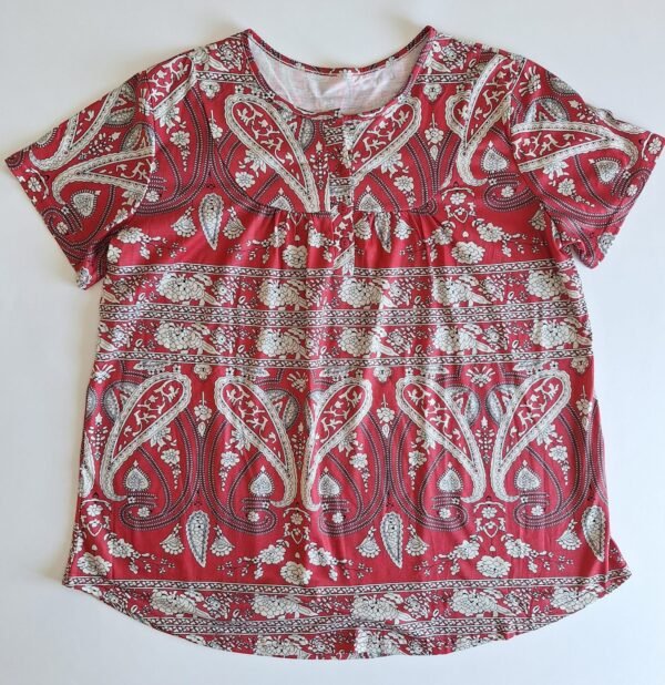 c831eb98-76cb-4d5f-8244-f85ab3257eb9 Blusa con Estampado de Cachemira y Cuello en V